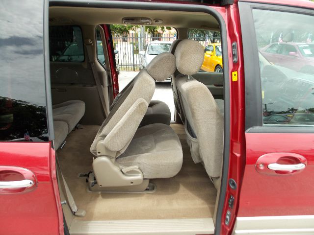 2003 Kia Sedona Open-top