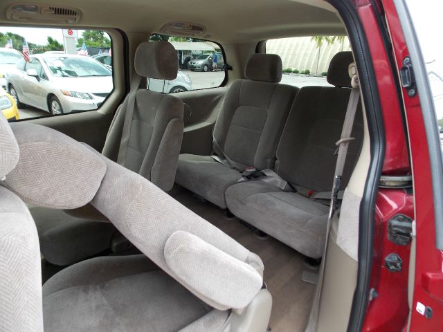 2003 Kia Sedona Open-top