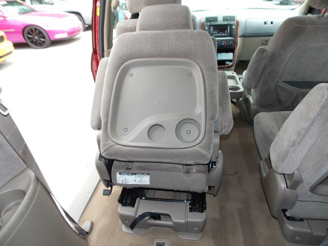 2003 Kia Sedona Open-top