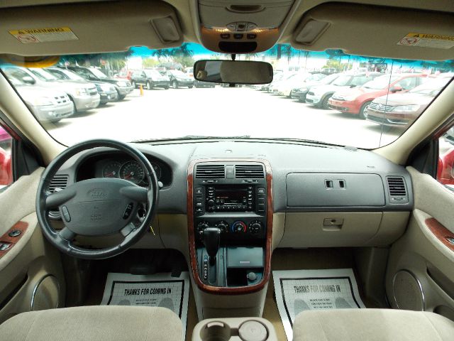 2003 Kia Sedona Open-top