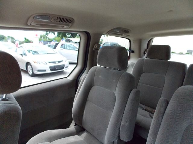 2003 Kia Sedona Open-top