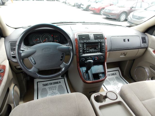 2003 Kia Sedona Open-top