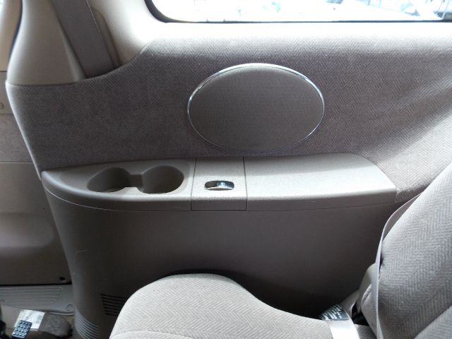 2003 Kia Sedona Open-top