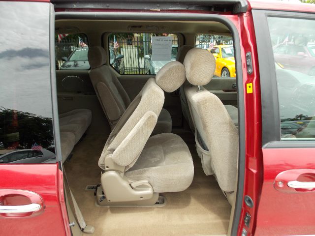 2003 Kia Sedona Open-top