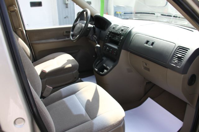 2003 Kia Sedona Elk Conversion Van