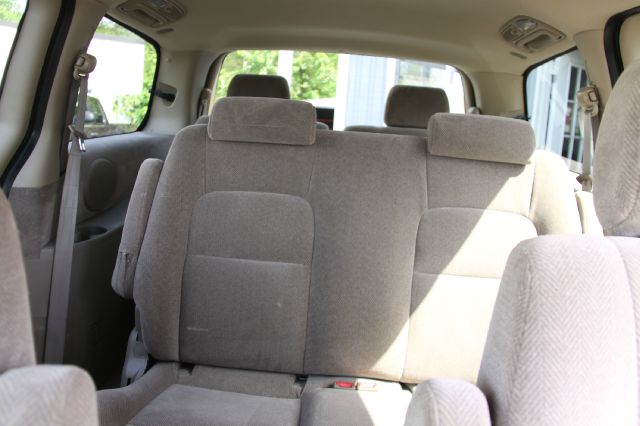 2003 Kia Sedona Elk Conversion Van