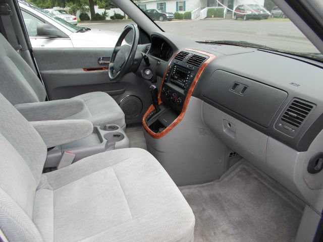 2004 Kia Sedona Open-top