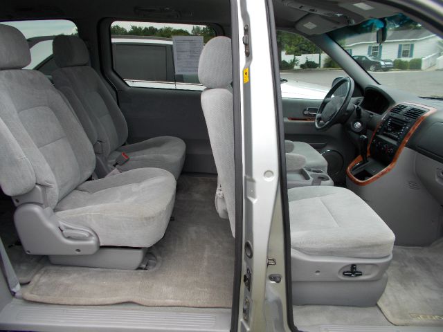 2004 Kia Sedona Open-top