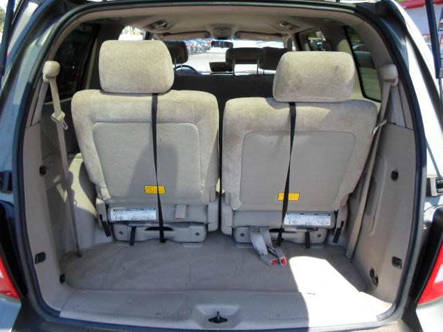 2004 Kia Sedona Elk Conversion Van