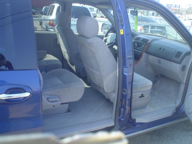 2004 Kia Sedona Open-top