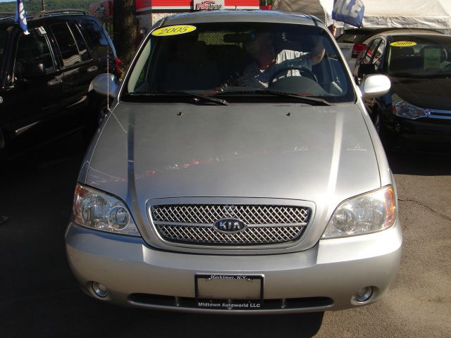 2005 Kia Sedona Elk Conversion Van