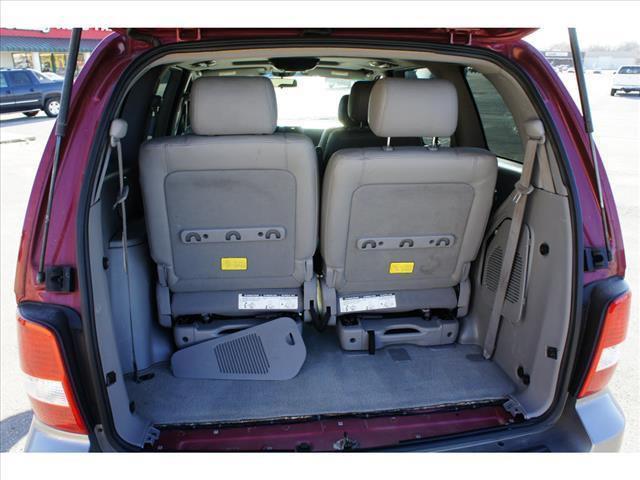 2005 Kia Sedona Open-top