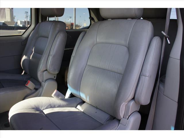 2005 Kia Sedona Open-top