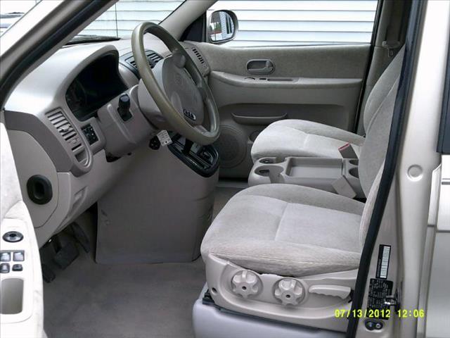 2005 Kia Sedona Open-top