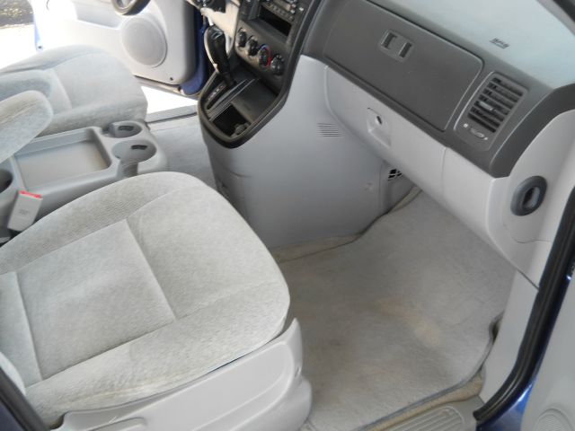 2005 Kia Sedona Elk Conversion Van