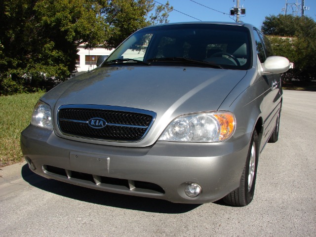 2005 Kia Sedona Open-top