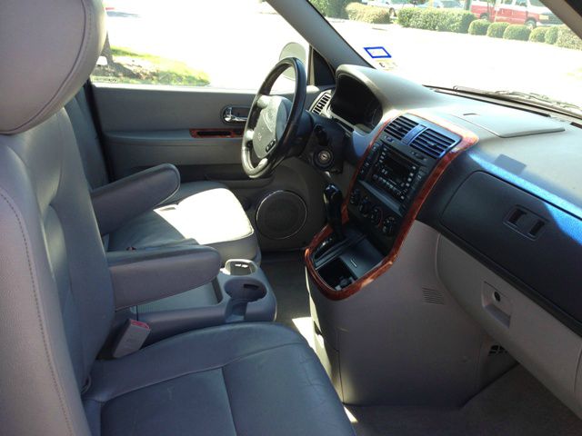 2005 Kia Sedona Open-top