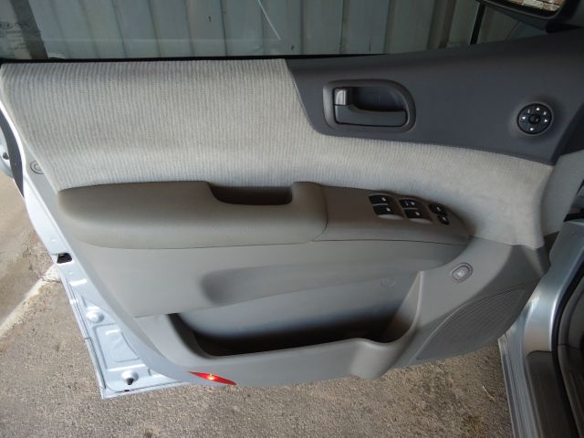 2006 Kia Sedona Elk Conversion Van