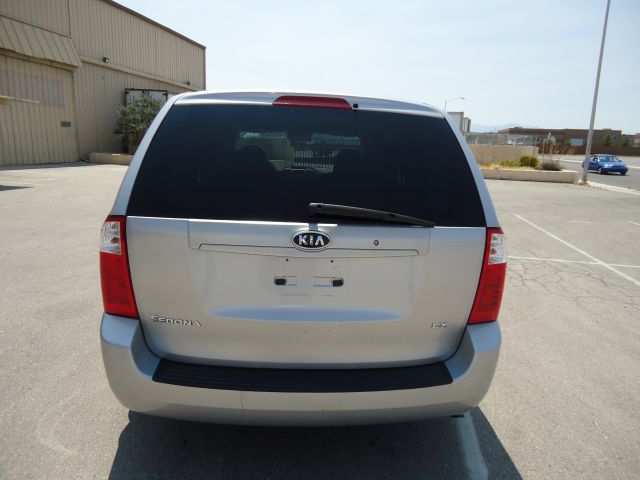 2006 Kia Sedona Elk Conversion Van