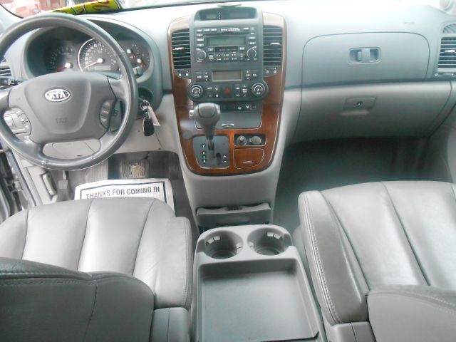 2006 Kia Sedona Open-top