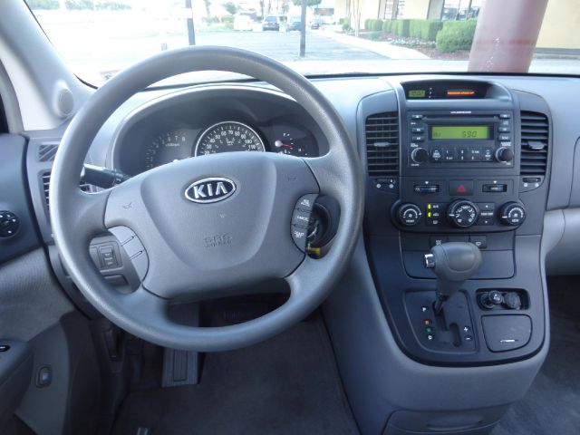 2006 Kia Sedona Elk Conversion Van