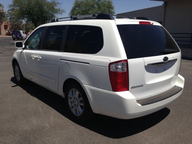 2007 Kia Sedona Open-top