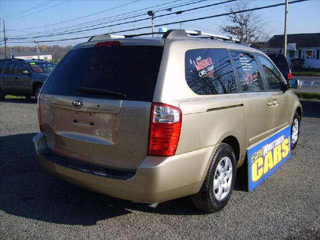 2007 Kia Sedona 2008 Toyota