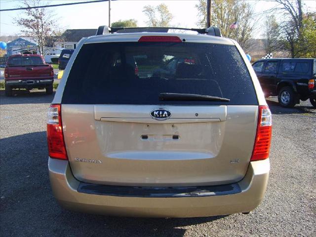 2007 Kia Sedona 2008 Toyota