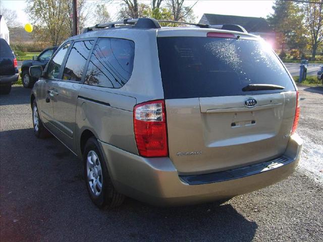 2007 Kia Sedona 2008 Toyota