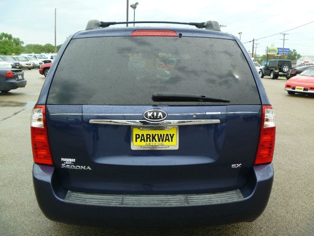 2007 Kia Sedona Crew Cab 4x4 Shortbox