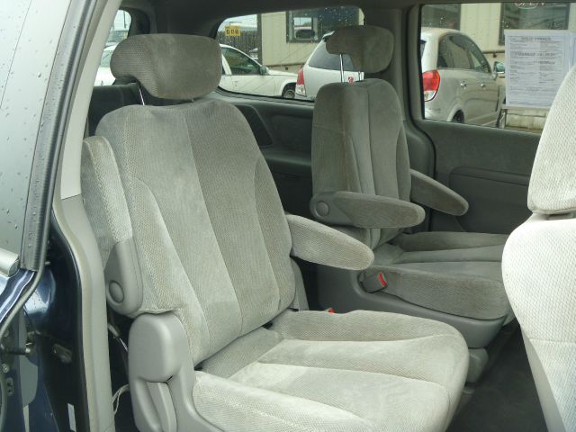 2007 Kia Sedona Crew Cab 4x4 Shortbox