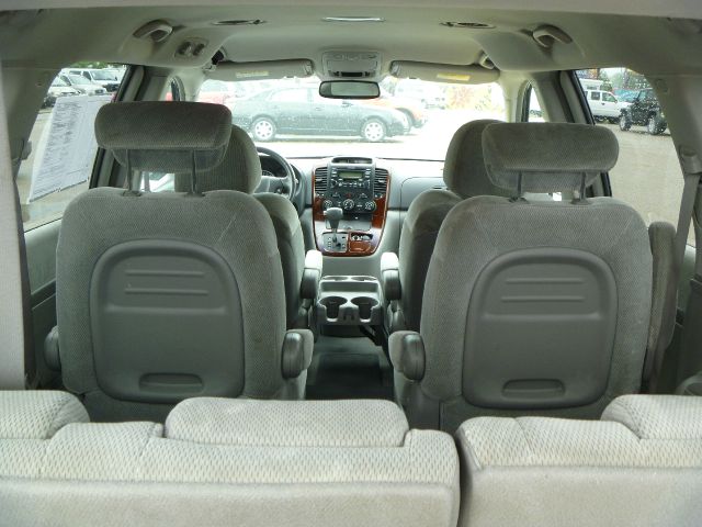 2007 Kia Sedona Crew Cab 4x4 Shortbox