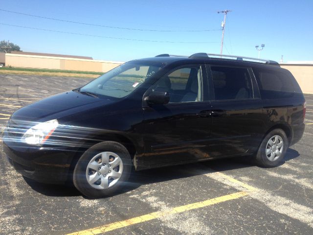 2007 Kia Sedona 2WD Crew Cab LWB XE Truck