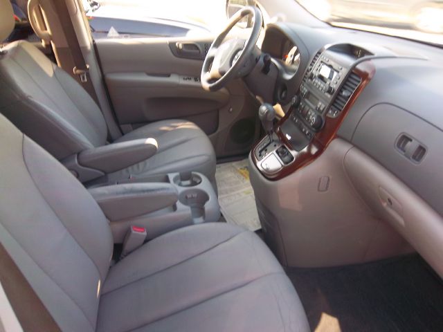 2007 Kia Sedona Crew Cab 4x4 Shortbox