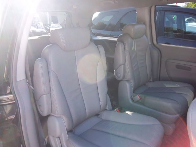 2007 Kia Sedona Crew Cab 4x4 Shortbox