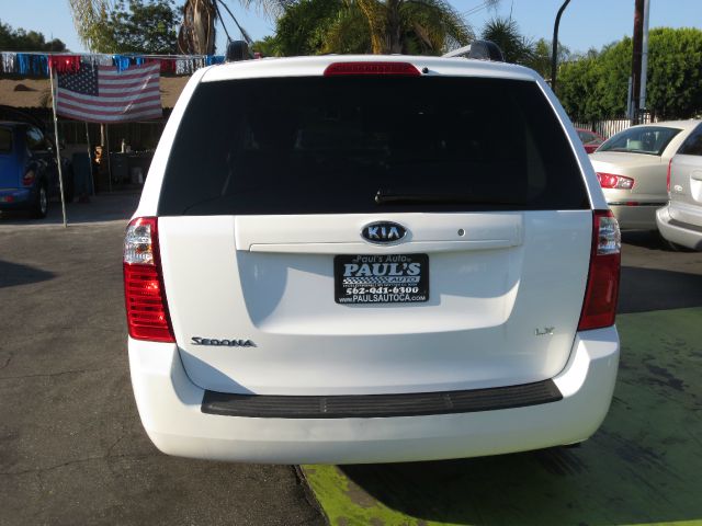 2008 Kia Sedona 2WD Crew Cab LWB XE Truck