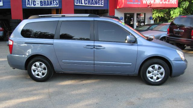 2008 Kia Sedona 2WD Crew Cab LWB XE Truck