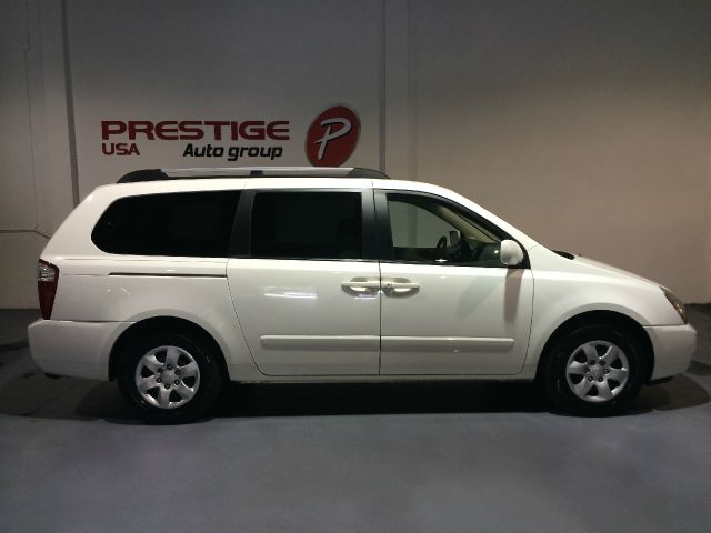 2008 Kia Sedona 2WD Crew Cab LWB XE Truck