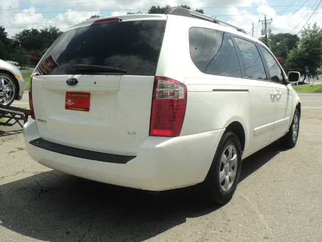 2008 Kia Sedona 2WD Crew Cab LWB XE Truck