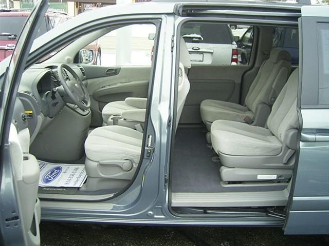 2008 Kia Sedona Elk Conversion Van