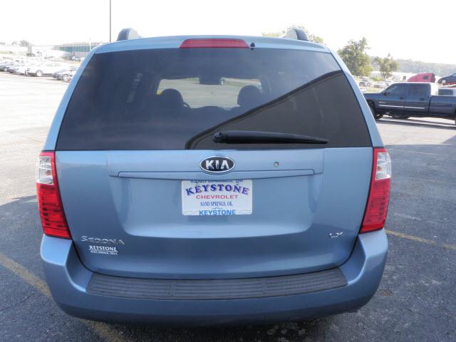 2008 Kia Sedona Elk Conversion Van