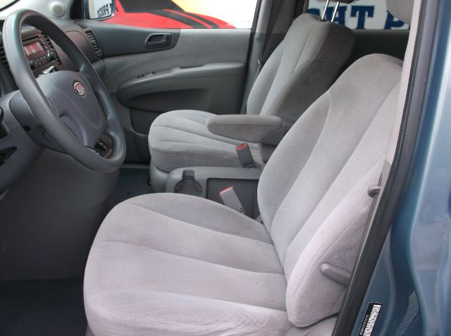 2008 Kia Sedona Crew Cab 4x4 Shortbox