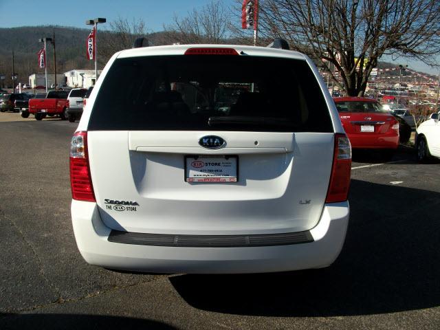 2008 Kia Sedona Unknown