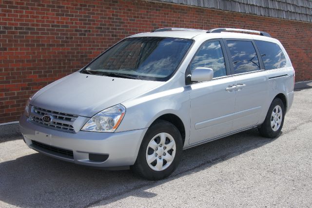 2009 Kia Sedona 2WD Crew Cab LWB XE Truck