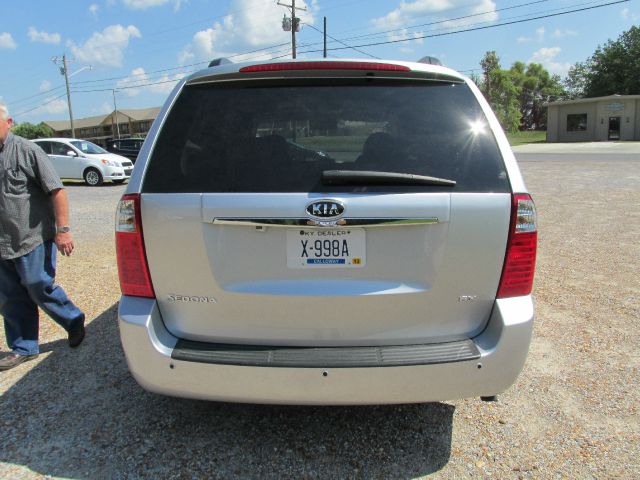 2010 Kia Sedona Crew Cab 4x4 Shortbox