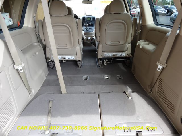 2011 Kia Sedona 2WD Crew Cab LWB XE Truck