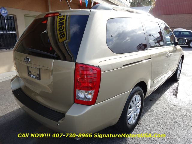 2011 Kia Sedona 2WD Crew Cab LWB XE Truck