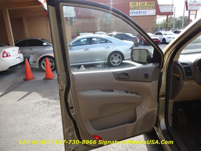 2011 Kia Sedona 2WD Crew Cab LWB XE Truck