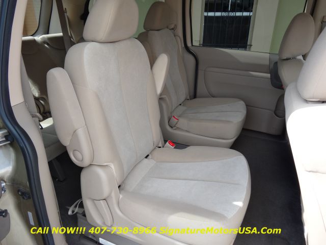 2011 Kia Sedona 2WD Crew Cab LWB XE Truck