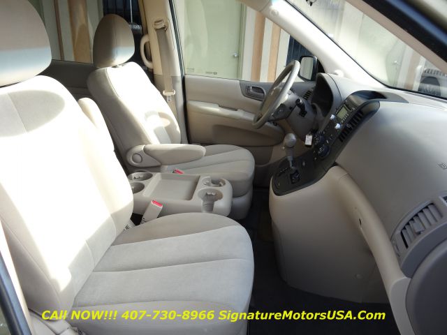 2011 Kia Sedona 2WD Crew Cab LWB XE Truck